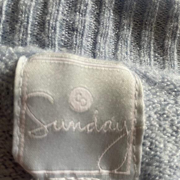 Women’s Sweater - Picture 5 of 6